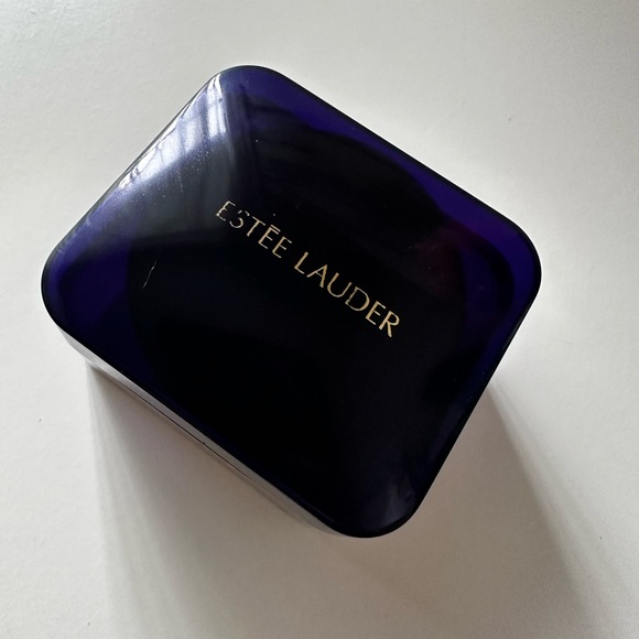 Estee Lauder Lucidity Translucent Loose Powder  02 light medium - Picture 5 of 5